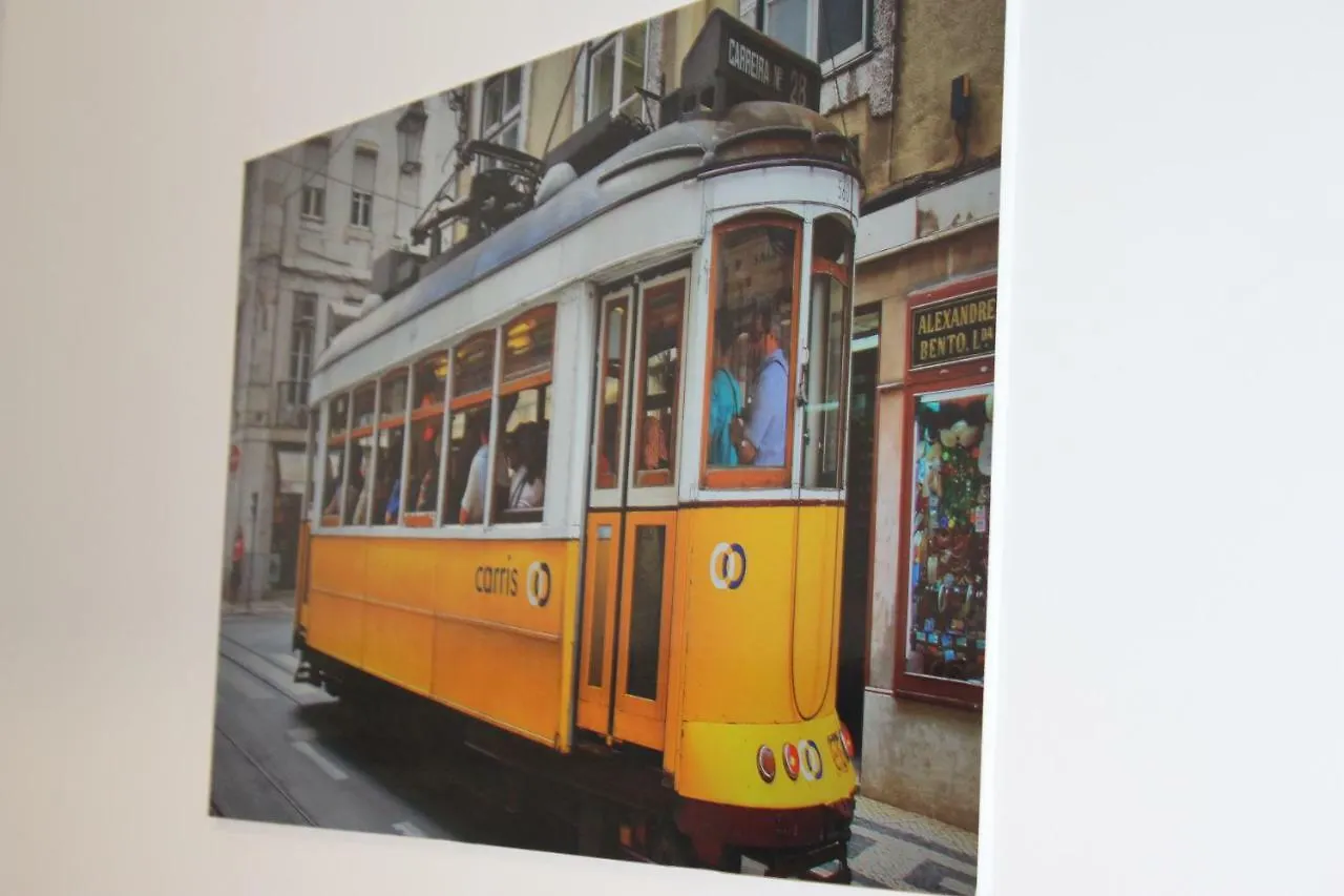 Lisbon Bica Apartment 0*,